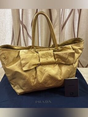🆕 Prada Metallic Gold Bow-Accent Satin Tote👜